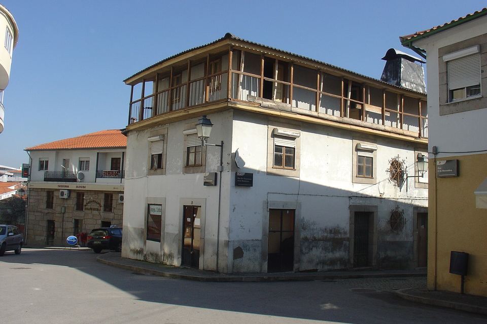 Valpaços-Casa das varandas