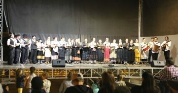 Grupo de Dornelas e Damásio animaram Praça do Município de Boticas